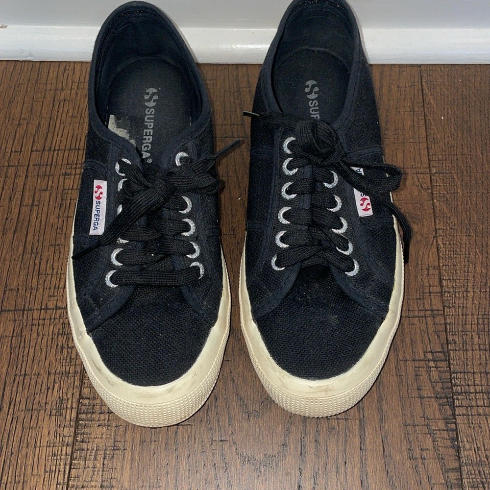 Supera Size 8 Black Lace up Sneakers